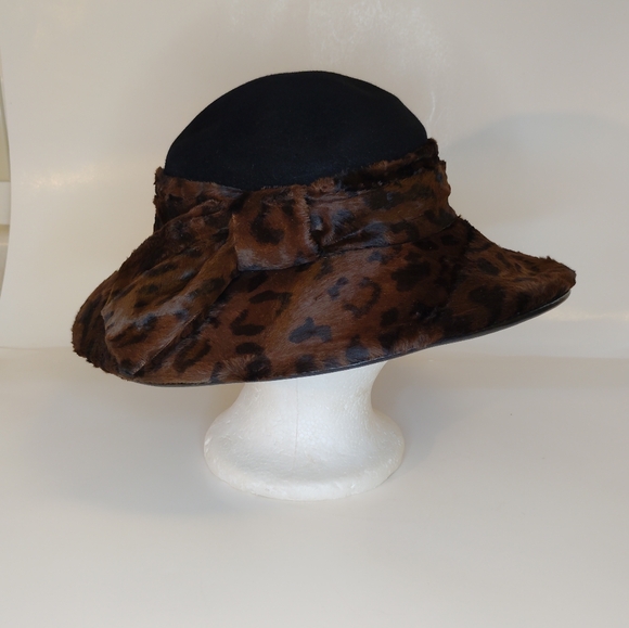 Leopard Print Women's Hat with Black Crown - Picture 2 of 10